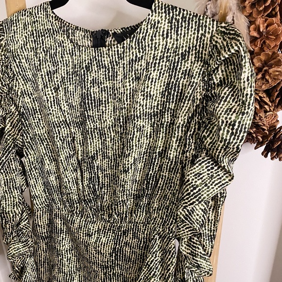 AX Paris Green Printed Ruched Sleeve Frill Hem Dress - Picture 11 of 11